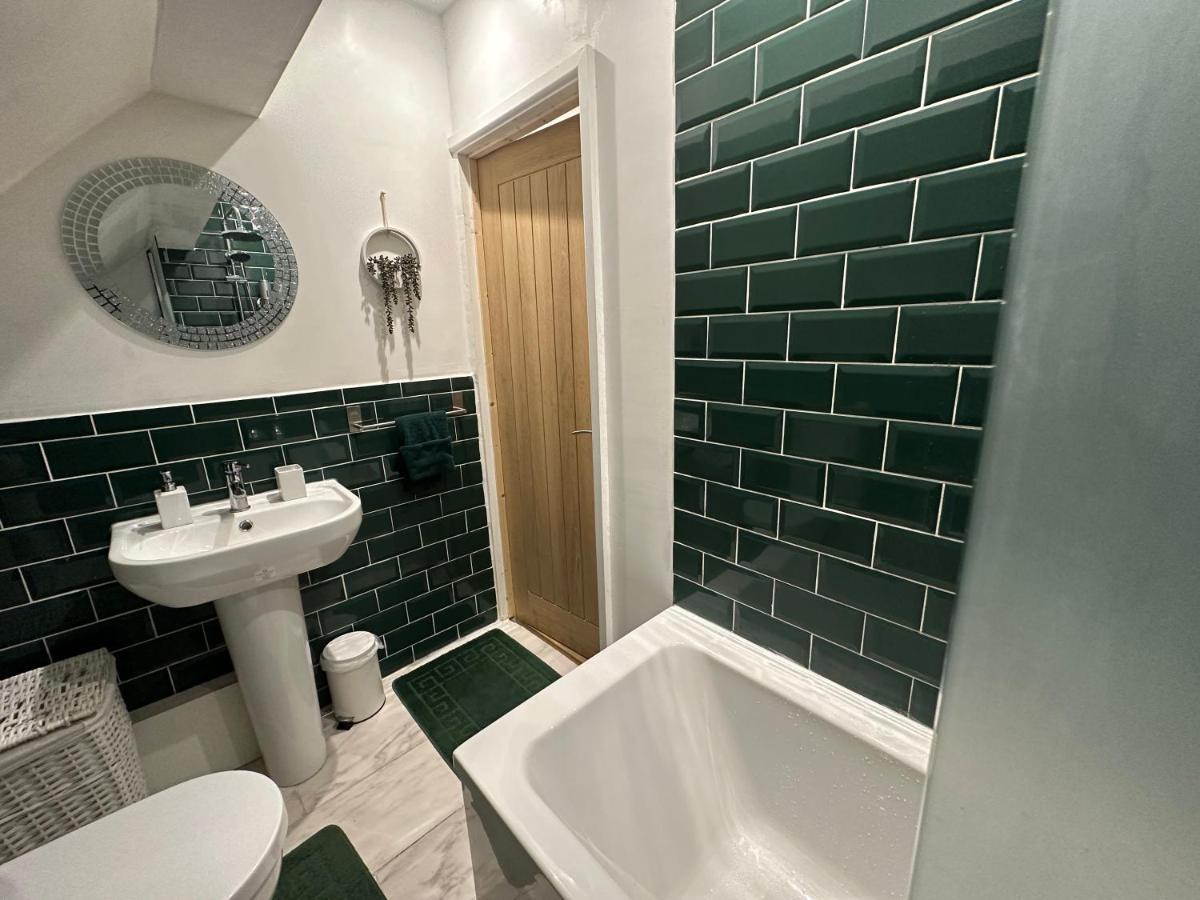 Charming 3-Bed Home Minutes From City Centre Nottingham Bagian luar foto