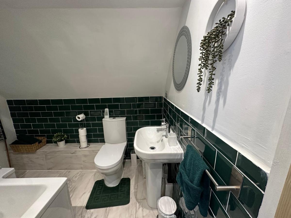 Charming 3-Bed Home Minutes From City Centre Nottingham Bagian luar foto